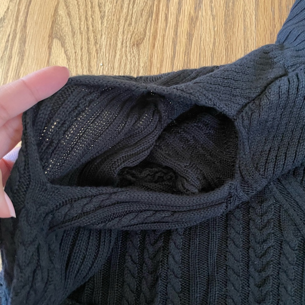 Open Shoulder Sweater - Picture 3 of 4